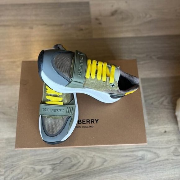 Woman Burberry Sneakers New Ramsey Check Size US 8/ EU 38 - Picture 8 of 8